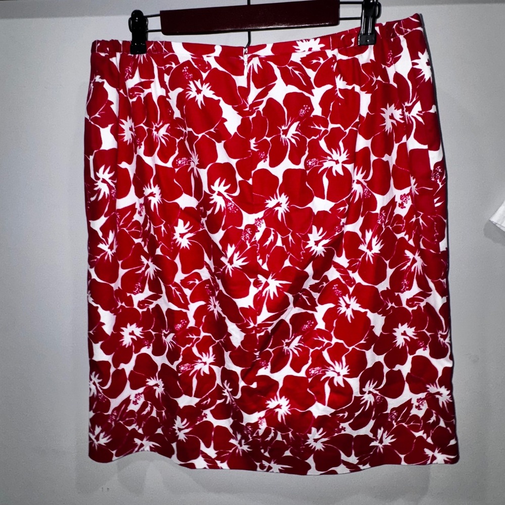 Talbots Women's Size 14W Red White Hibiscus Floral A-Line Skirt Knee Length - Picture 7 of 10